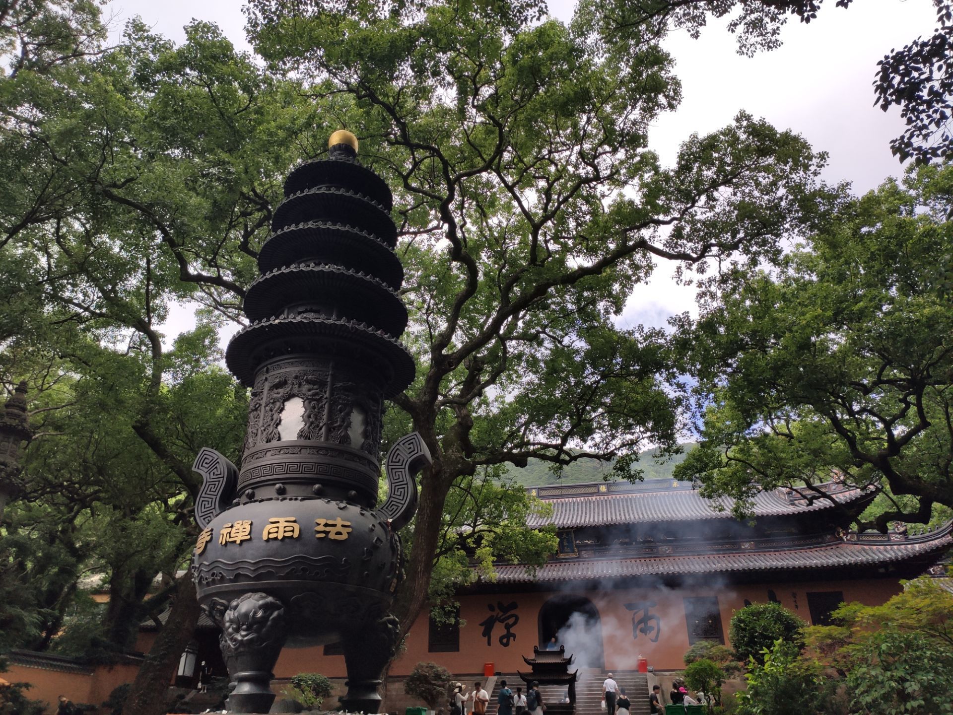 【杭州往返】普陀山二日遊（普濟寺/法雨寺/南海觀音，祈求平安和幸福，島上山莊住宿）