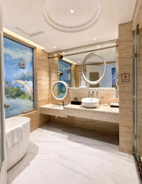Poolside Family Theme Room (balcony with direct access to the swimming pool)