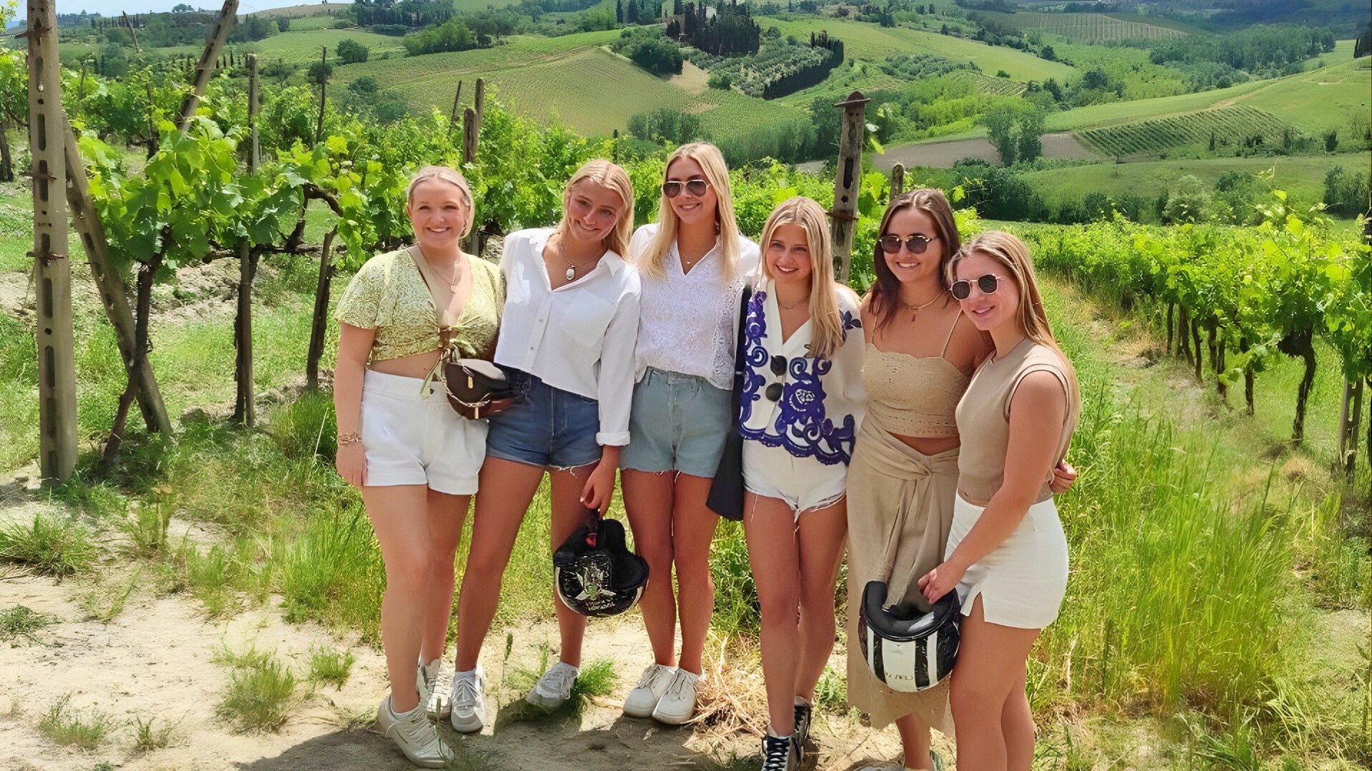 From Florence: Small-Group Tuscany Vespa Tour with Lunch & Wine