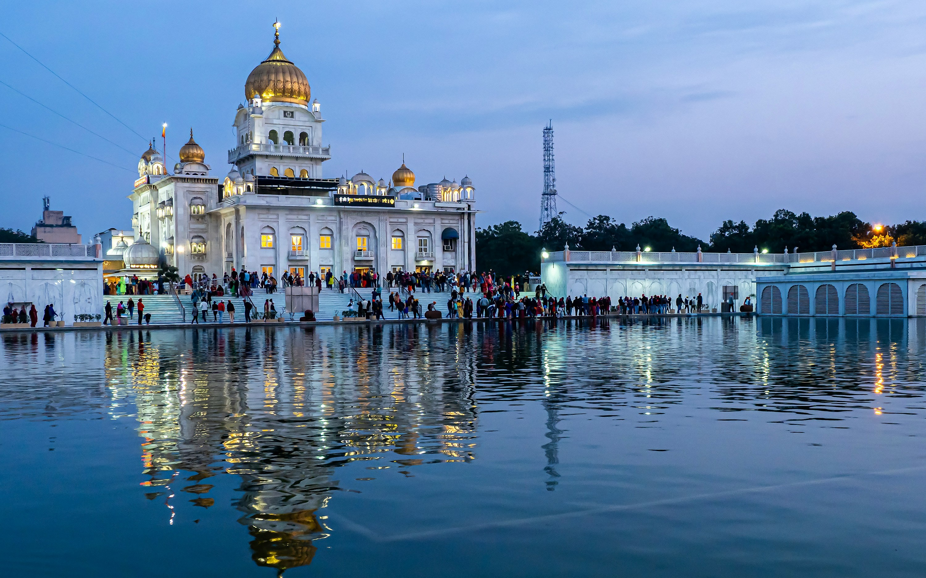 Delhi Night Tour: India Gate, Birla Mandir, CP & Bangla Sahib