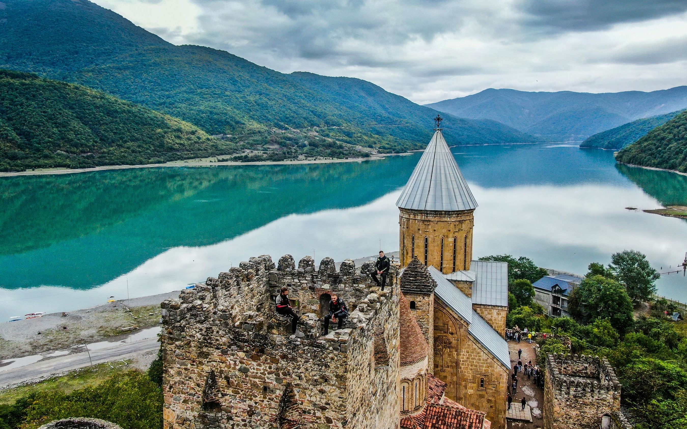 Private Tour to Ananuri, Gudauri & Kazbegi from Tbilisi