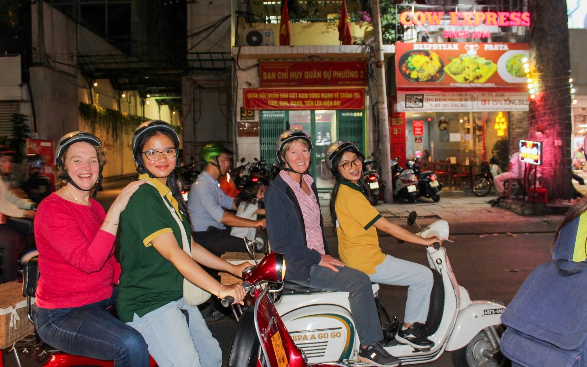 Ho Chi Minh Vespa Food Tour At Night - Dining Delights