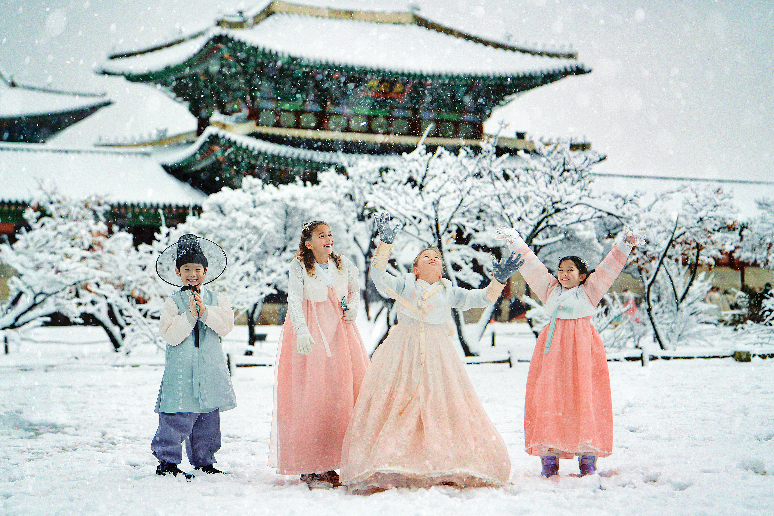 Gyeongbokgung Hanbok Photoshoot Experience by HAB KOREA