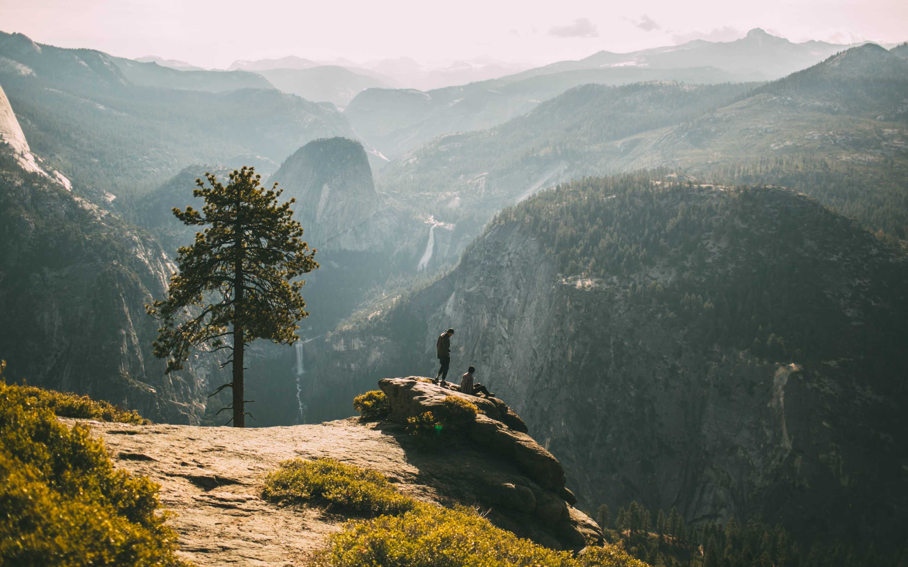 第二天，您將探索國家公園如詩如畫的「高地鄉村 (High Country)」，並欣賞高山湖泊的寧靜之美，這絕對是行程中的一大亮點。