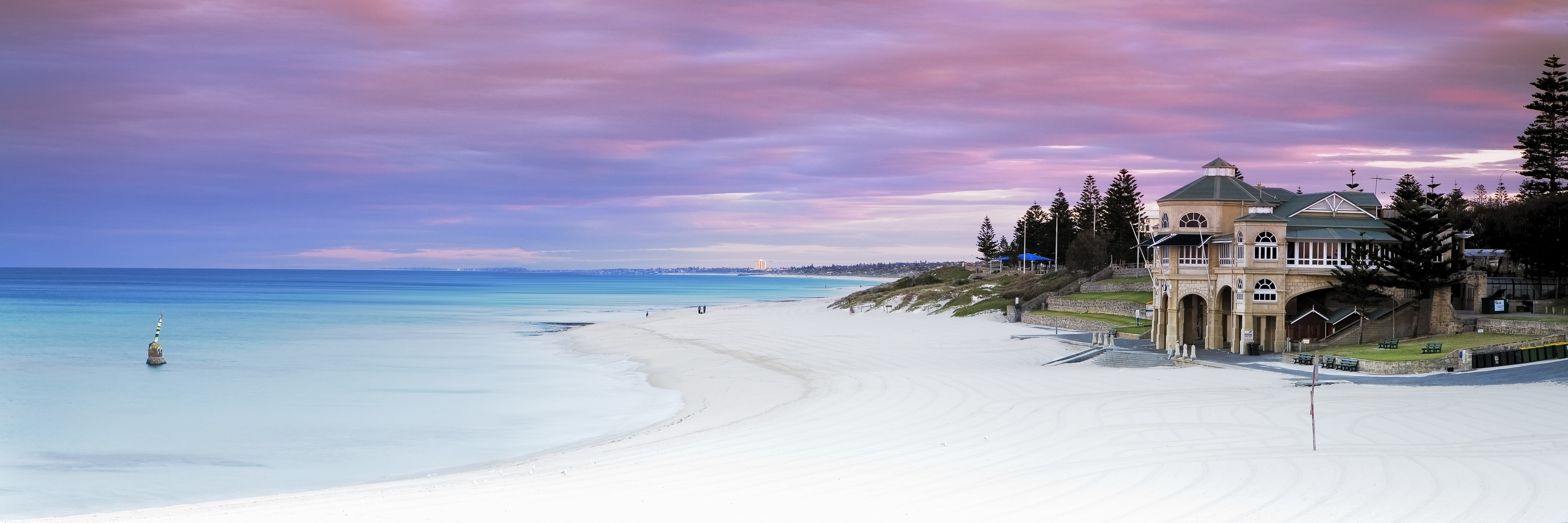 Scarborough Beach and Cottesloe Beach Half-Day Tour