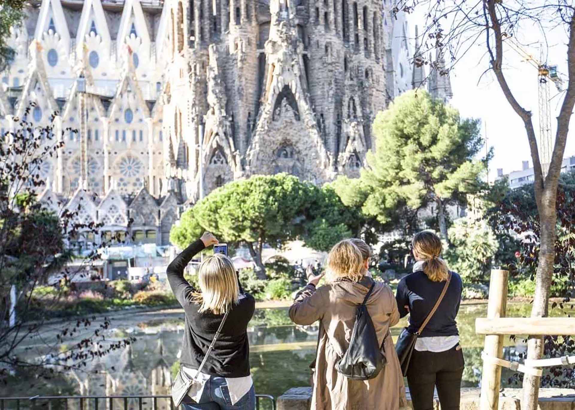 A Must-See in Barcelona: The History and Art of Sagrada Familia