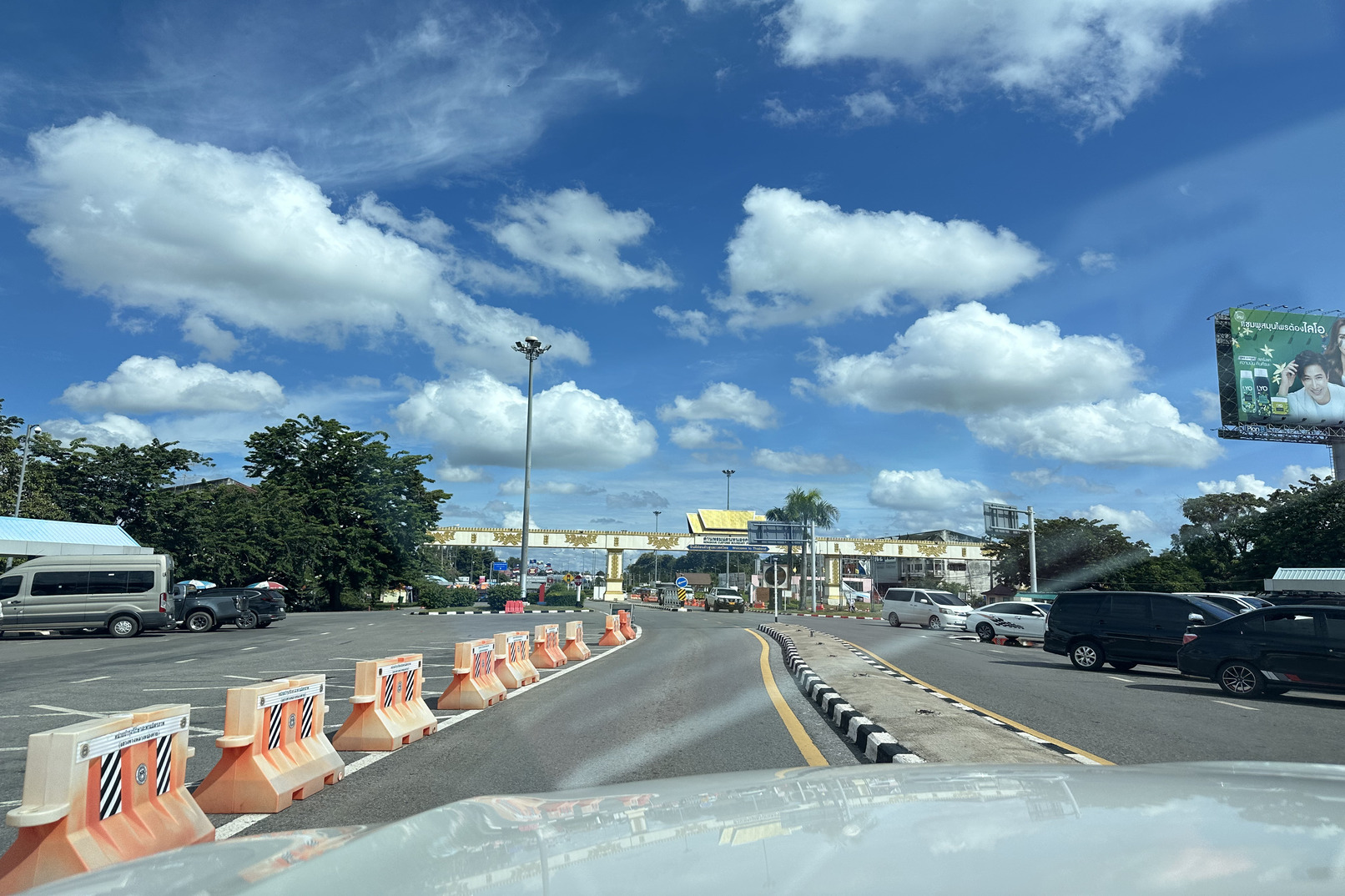 Cross boarder service (Thailand Nong Khai- Laos Vientiane) 