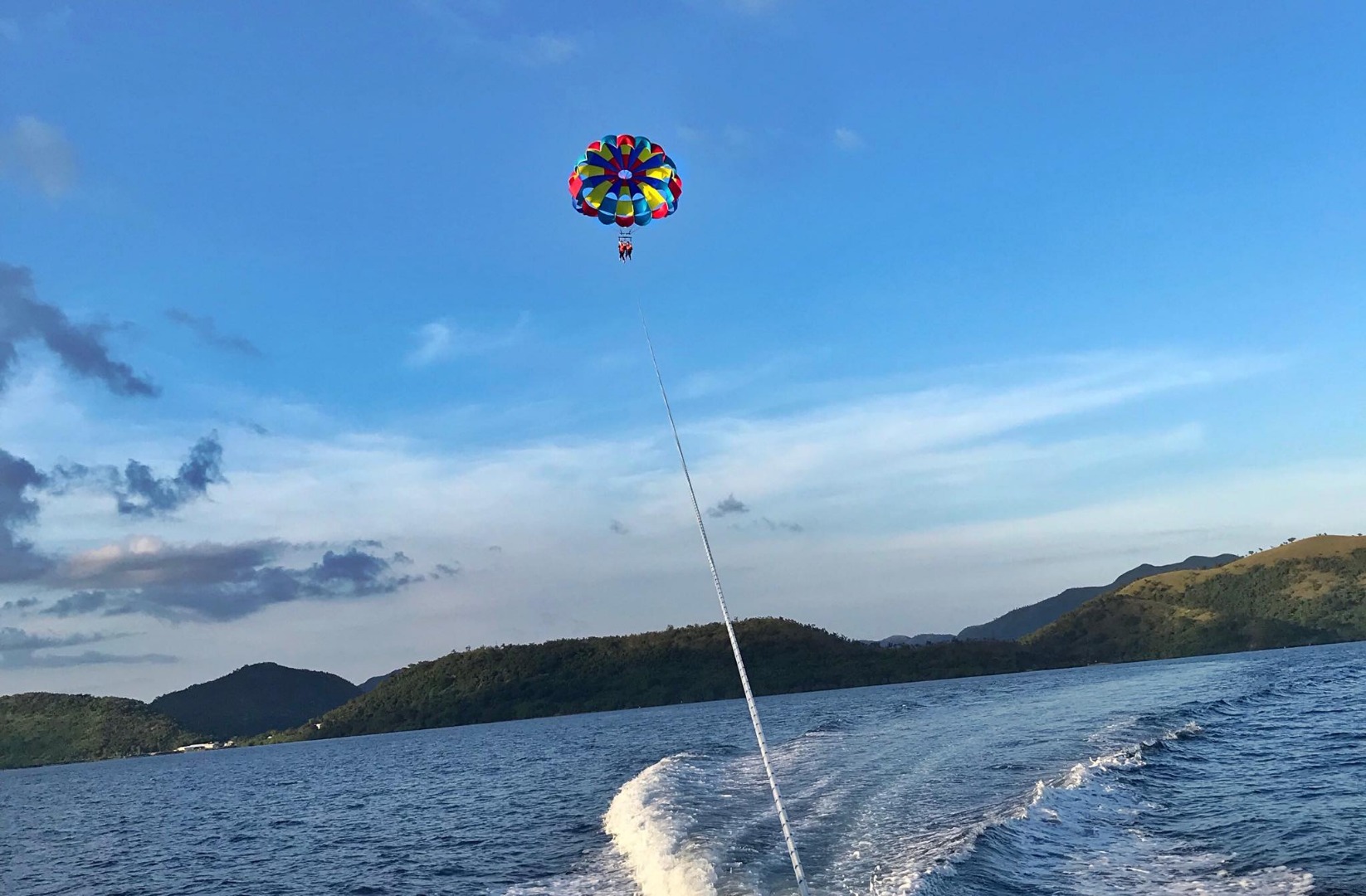 巴拉望科隆島水上拖曳傘體驗