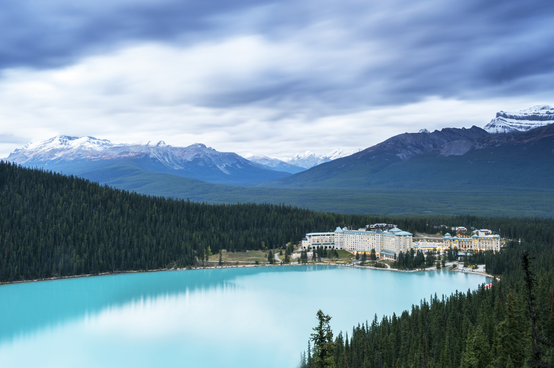 Discover Day Tour at Moraine Lake & Lake Louise from Canmore/Banff