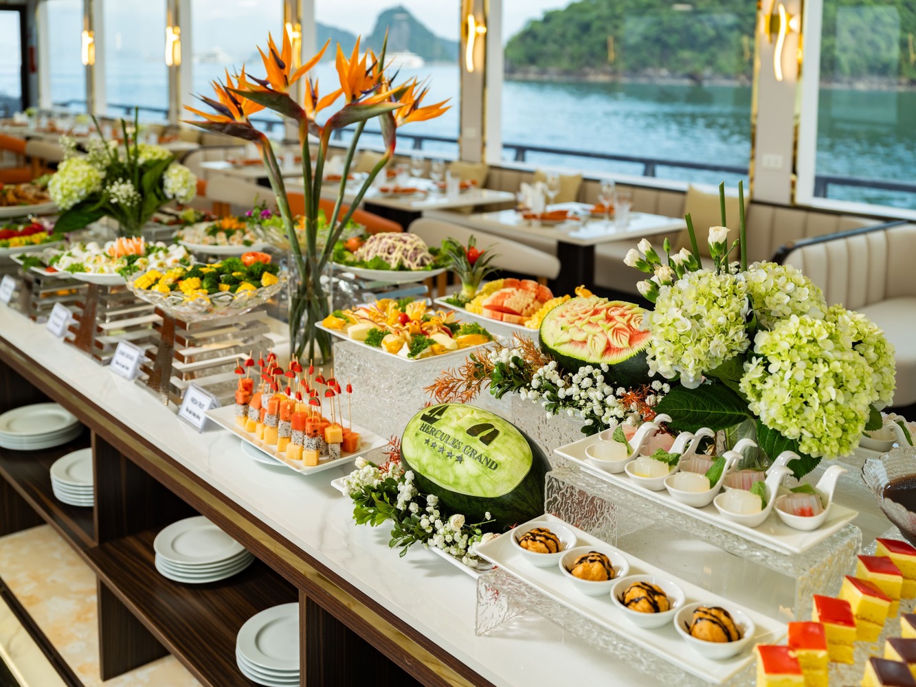 我們精心準備了多樣化的素食選擇,嚴選熱帶水果、天然植物食材等新鮮純淨的原料,為您打造健康美味的餐點。 我們精心準備了多樣化的素食選擇,嚴選熱帶水果、天然植物食材等新鮮純淨的原料,為您打造健康美味的餐點。