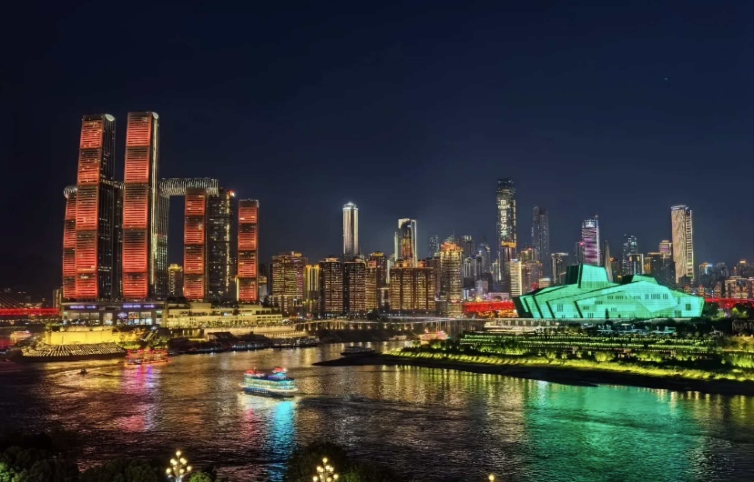 與當地人一起體驗重慶本地夜生活：燒烤+江邊夜景+酒吧微醺 - Eatwith