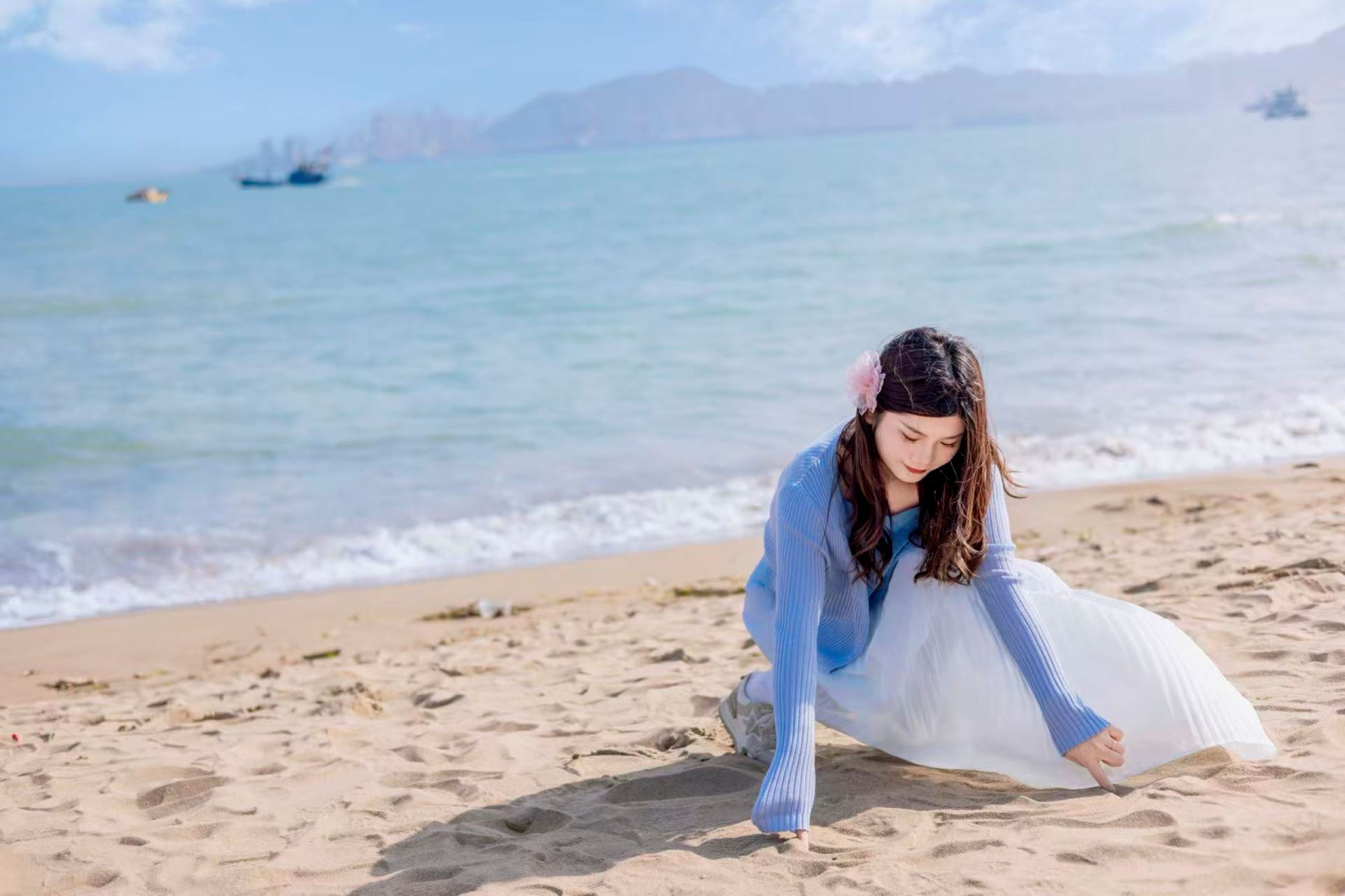 飄逸長裙配上海灘剪影,盡顯自由浪漫 飄逸長裙配上海灘剪影,盡顯自由浪漫