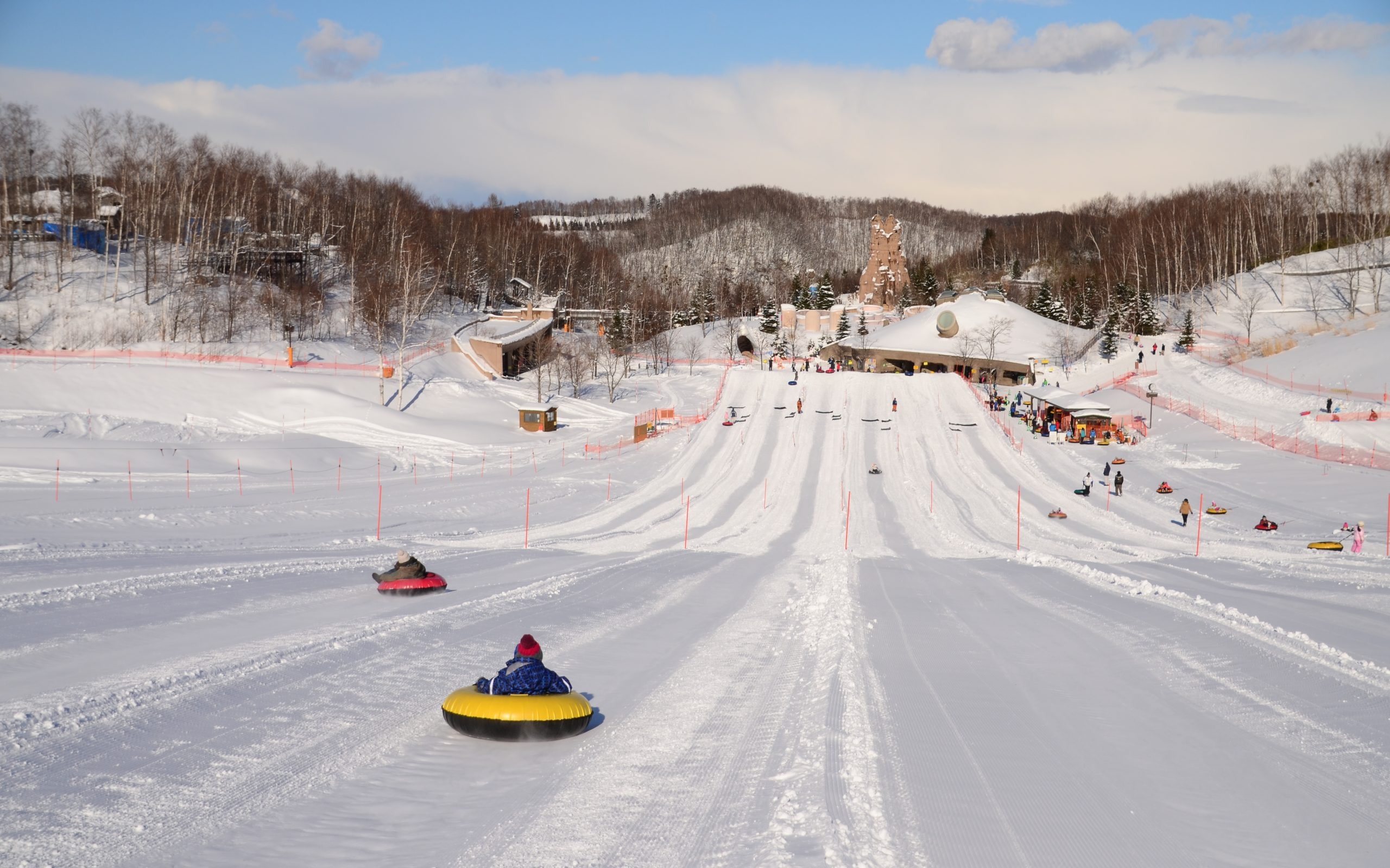 Recommended for families: Sapporo's first ski and snow play.