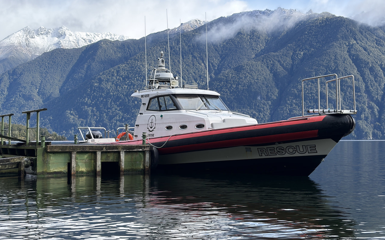 Discovery Cruise from Lake TeAnau