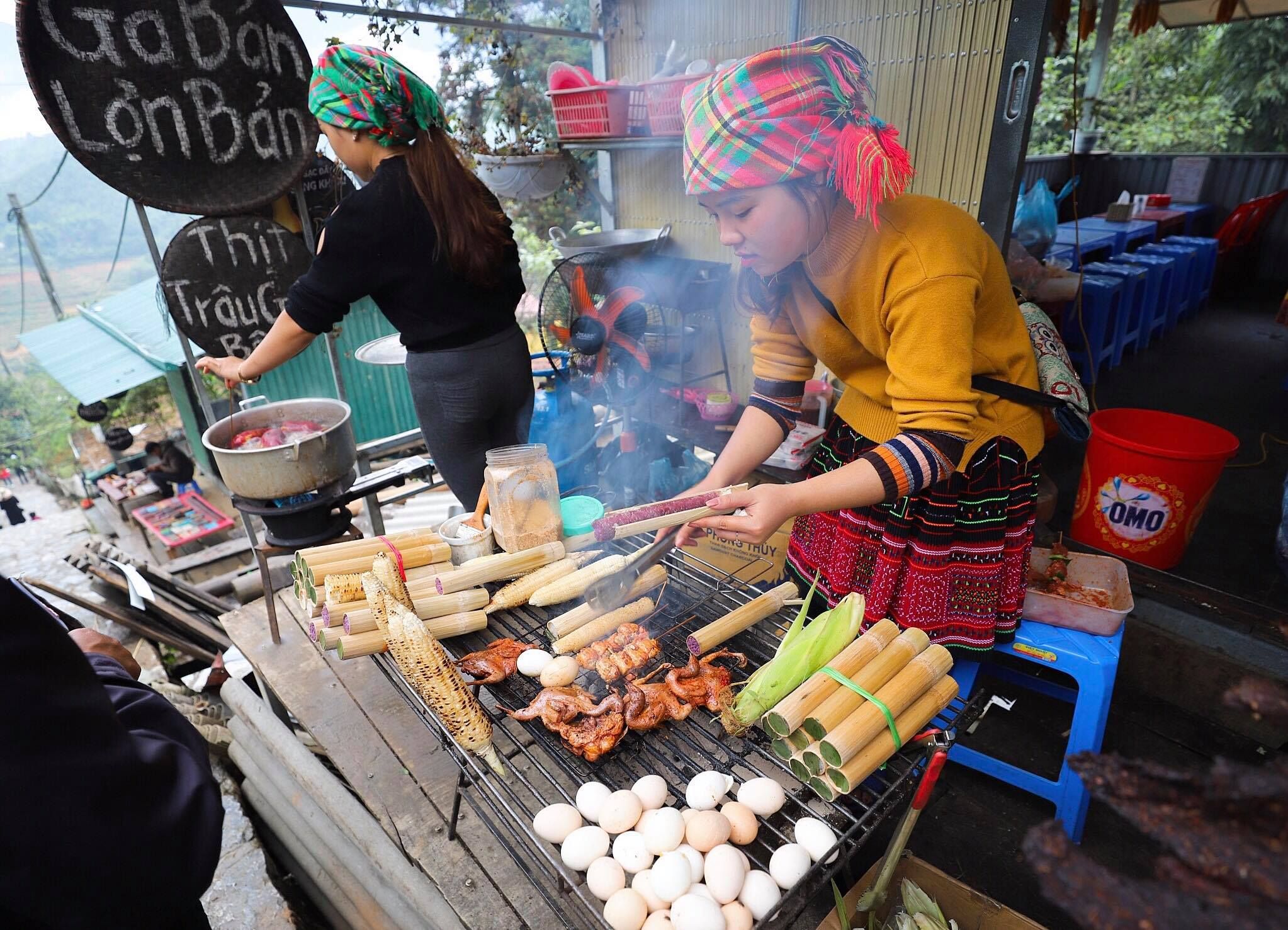 From Sapa: Walking Food Tour with Local Guide