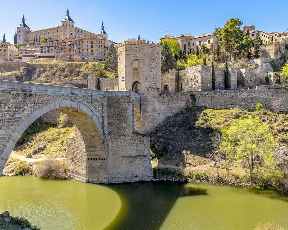 Segovia &amp; Toledo: Madrid Departure Tour with Alcázar Visit