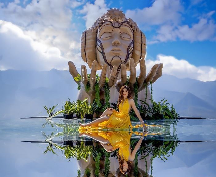 在著名的「沙壩莫阿娜 (Moana Sapa)」雕像前捕捉難忘的瞬間,同時盡享周圍壯麗山景的全景視野。旅客可選擇此活動作為番西邦峰行程的替代方案。 在著名的「沙壩莫阿娜 (Moana Sapa)」雕像前捕捉難忘的瞬間,同時盡享周圍壯麗山景的全景視野。旅客可選擇此活動作為番西邦峰行程的替代方案。