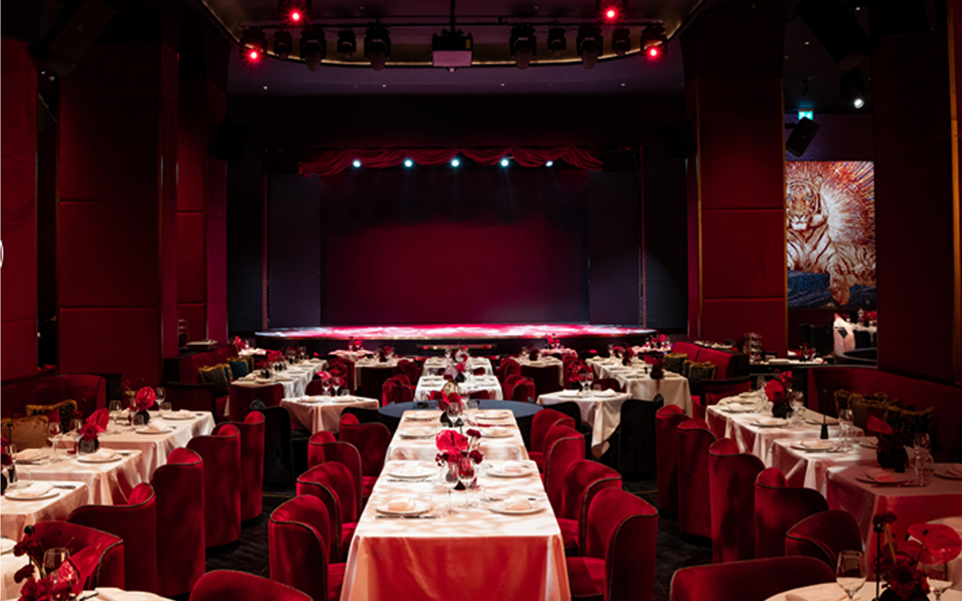 Paris Paradis Dubai Dinner Show & Live Cabaret Experience