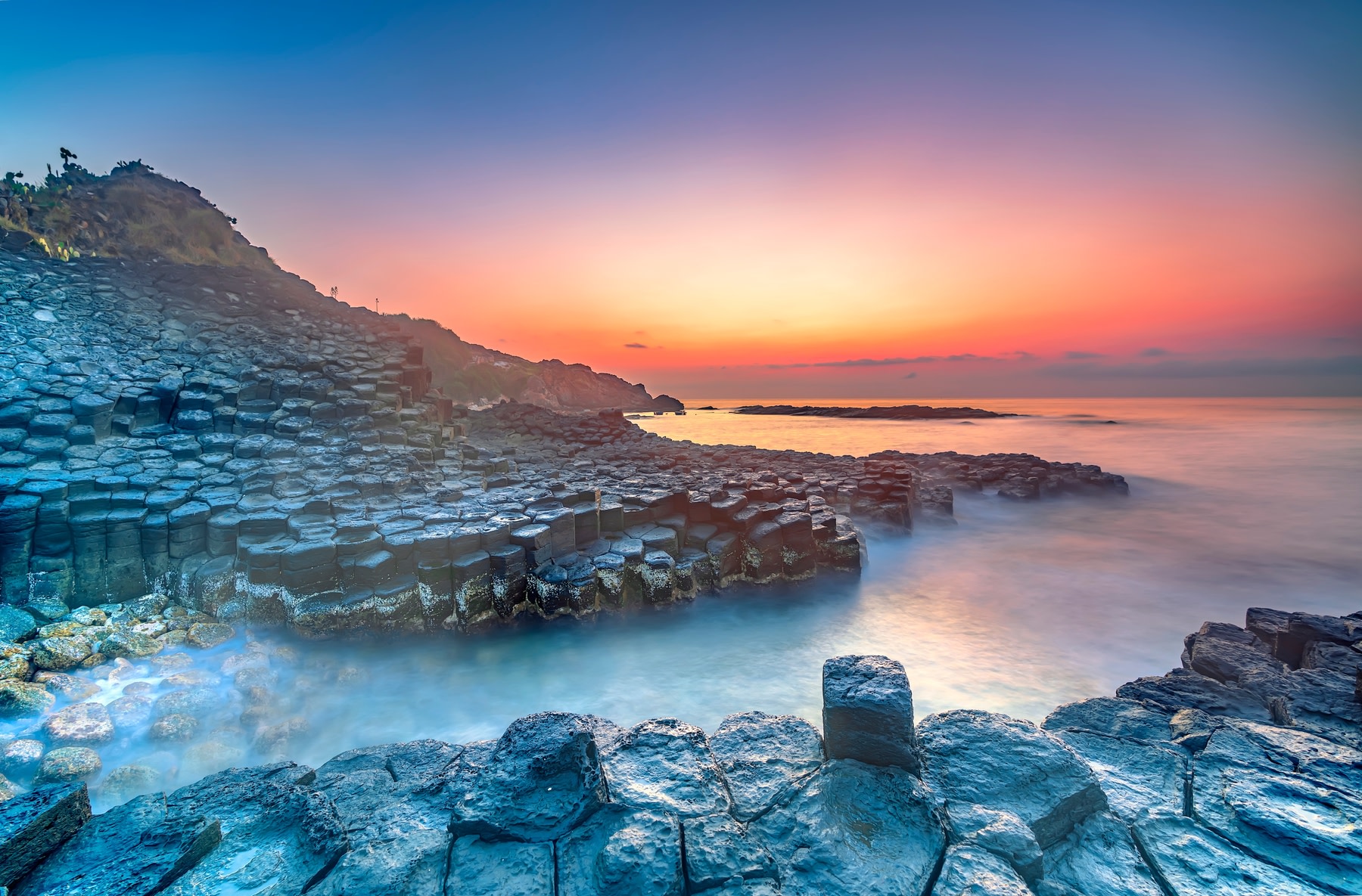 Private Day Trip from Dublin to Belfast, Giant’s Causeway & More