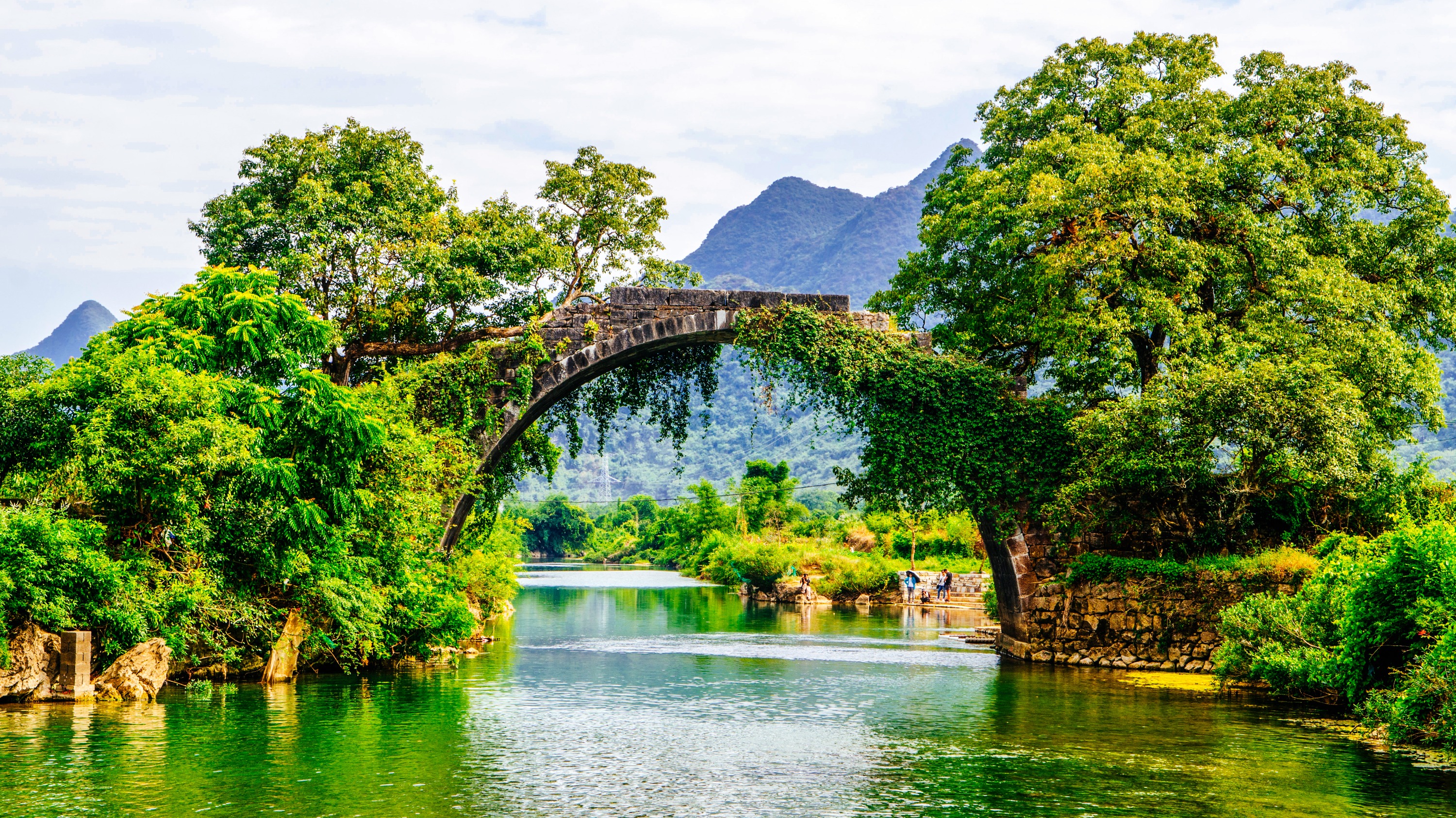 3-Day Panoramic Exploration of Yangshuo Longji Terraces by Li River Cruise from Guilin