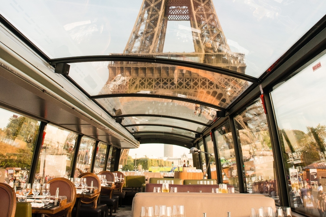 巴黎法式晚餐美食觀光巴士之旅（Bustronome 豪華巴士提供）