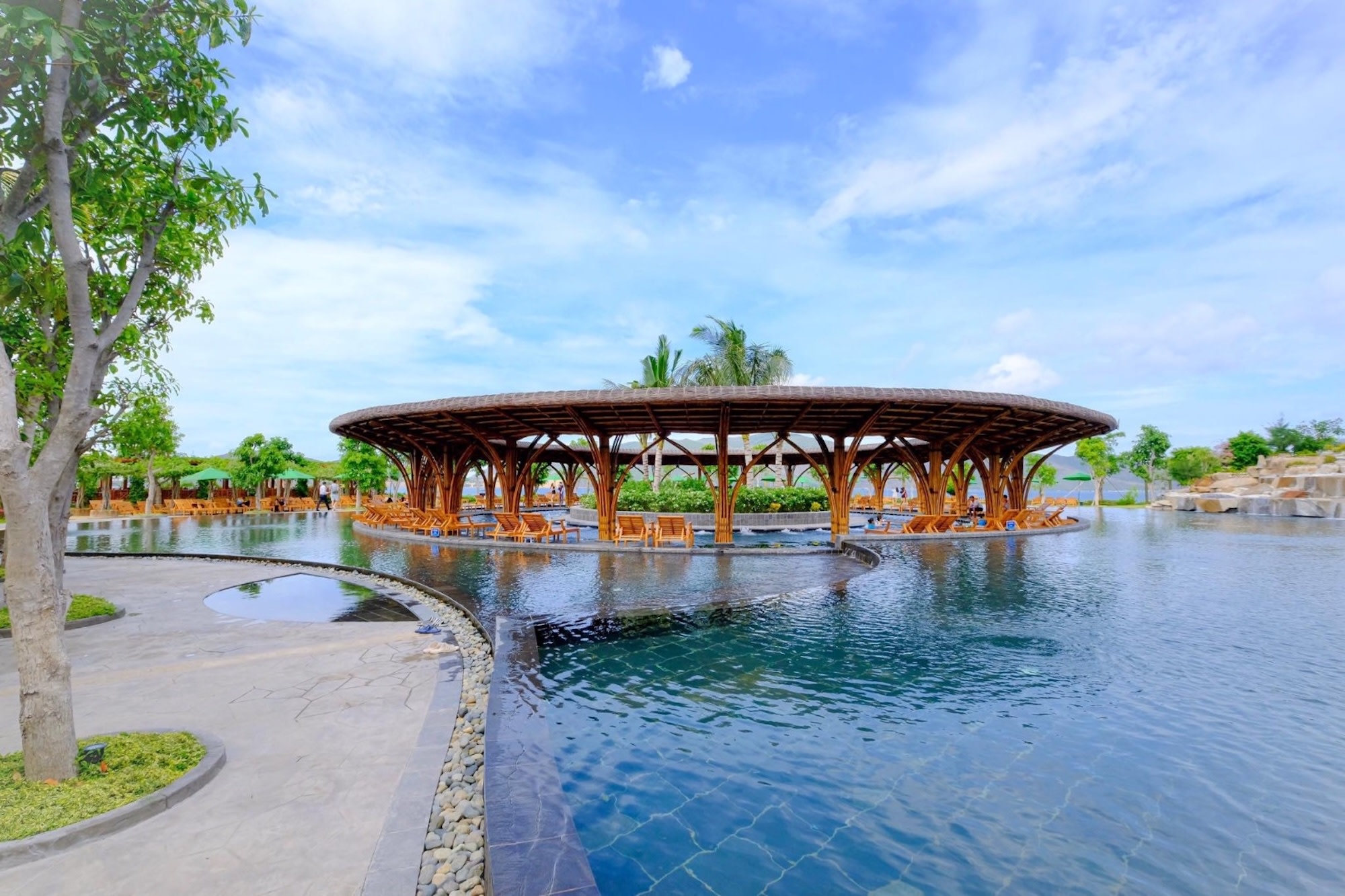 Tranh Beach, Fishing Village Day Tour by Speedboat with Mud Bath 