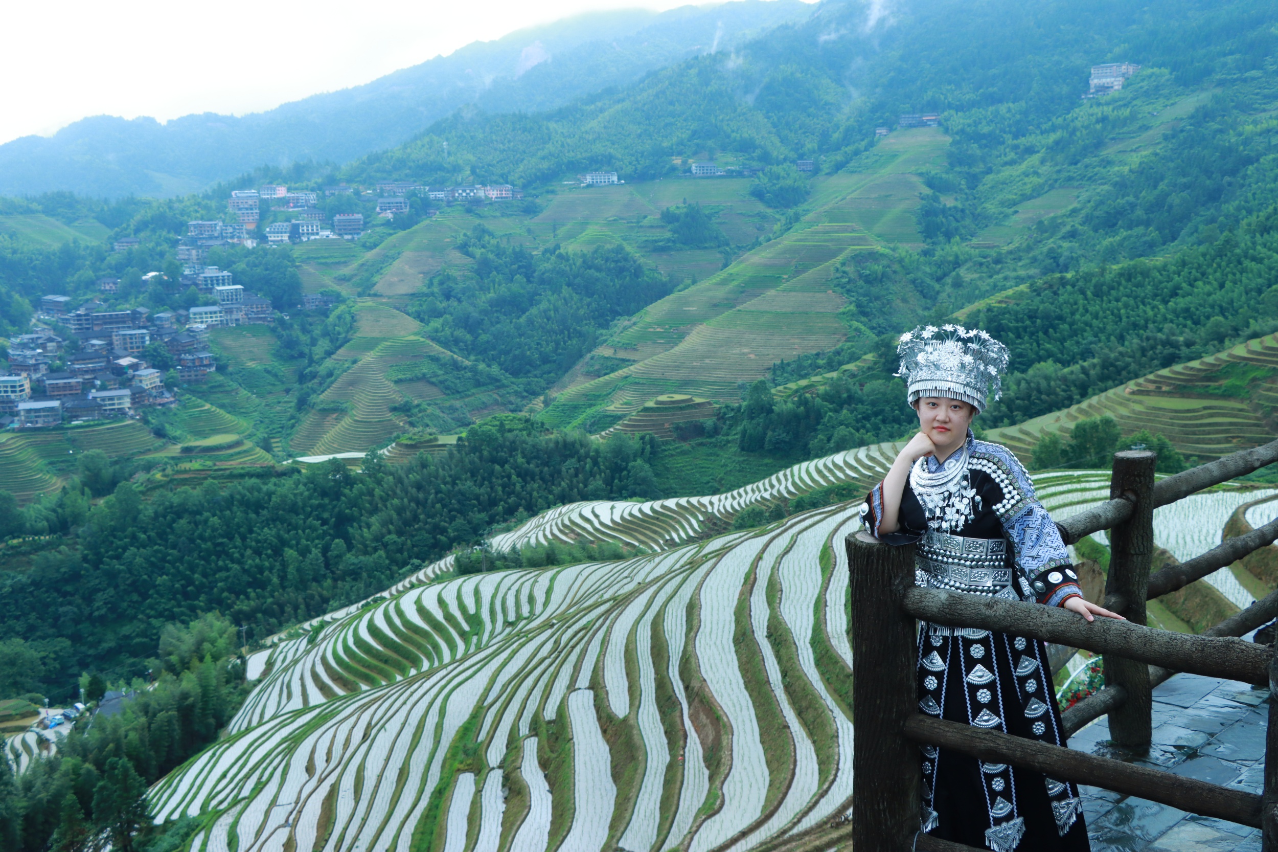 Wear ethnic minority costumes and experience local customs�