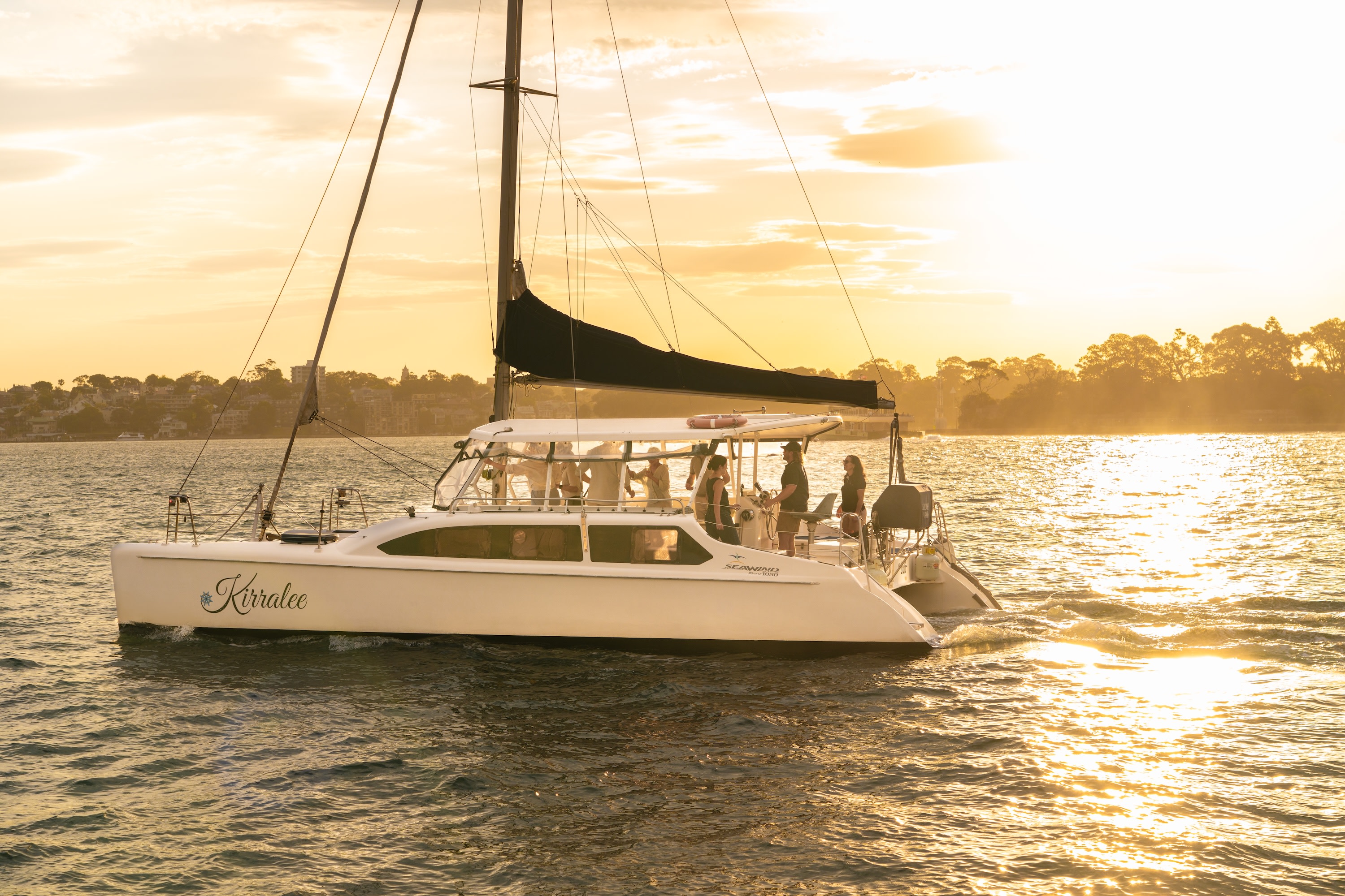 Small Group Sydney Harbour Sunset Sightseeing Cruise	
