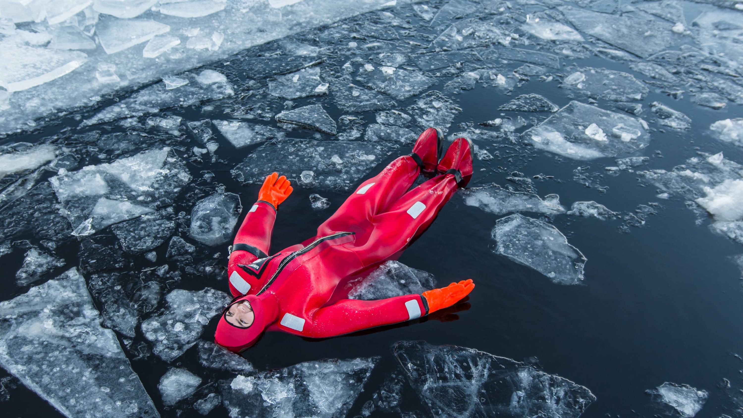 Тур на айс-флоатинге с северным сиянием в Рованиеми