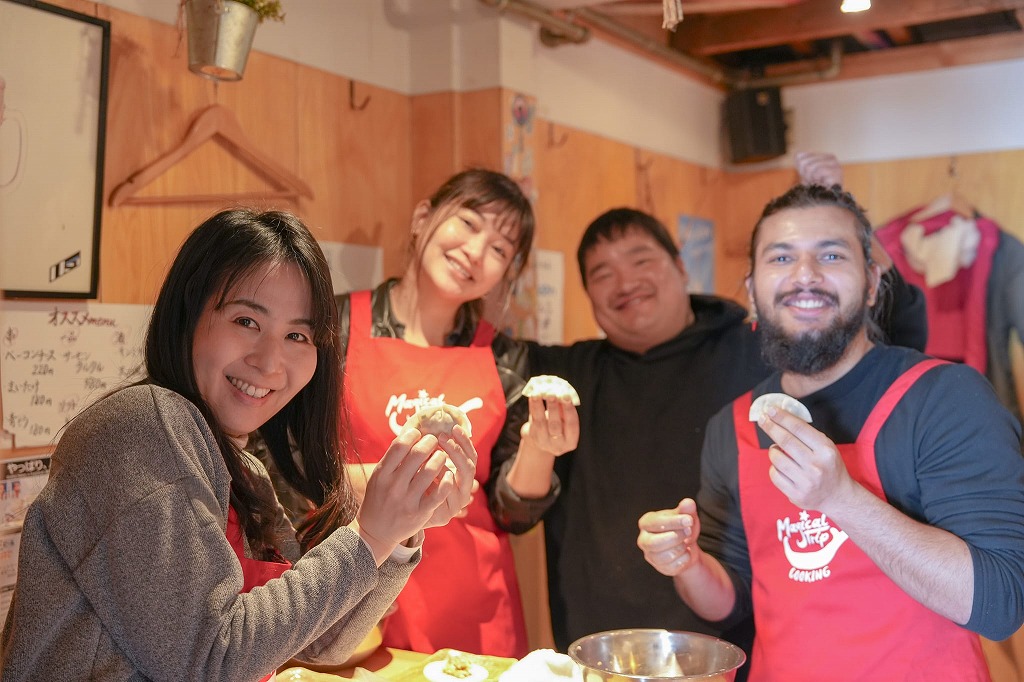 與專業廚師一起學習製作京都拉麵和煎餃