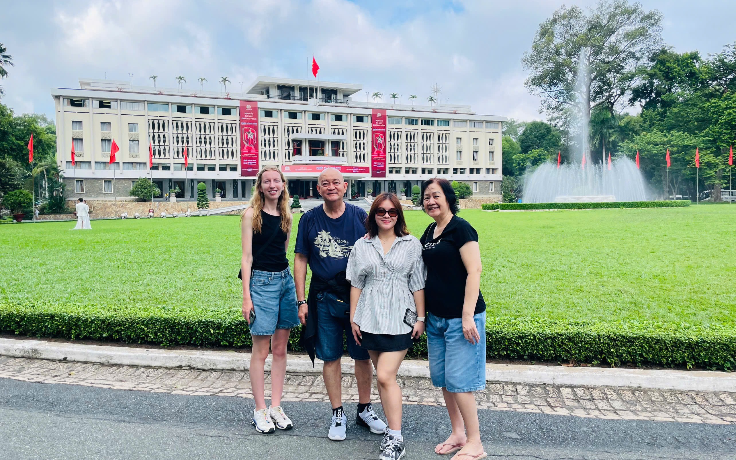 Viet Nam War Tour: Cu Chi, Independence Palace, War Remnants Museum