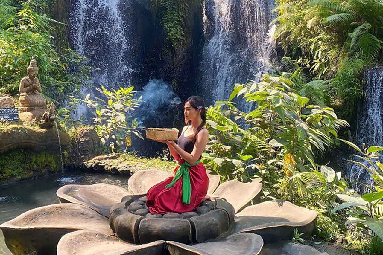 巴厘島 Taman Beji Griya 瀑布神聖沐浴儀式