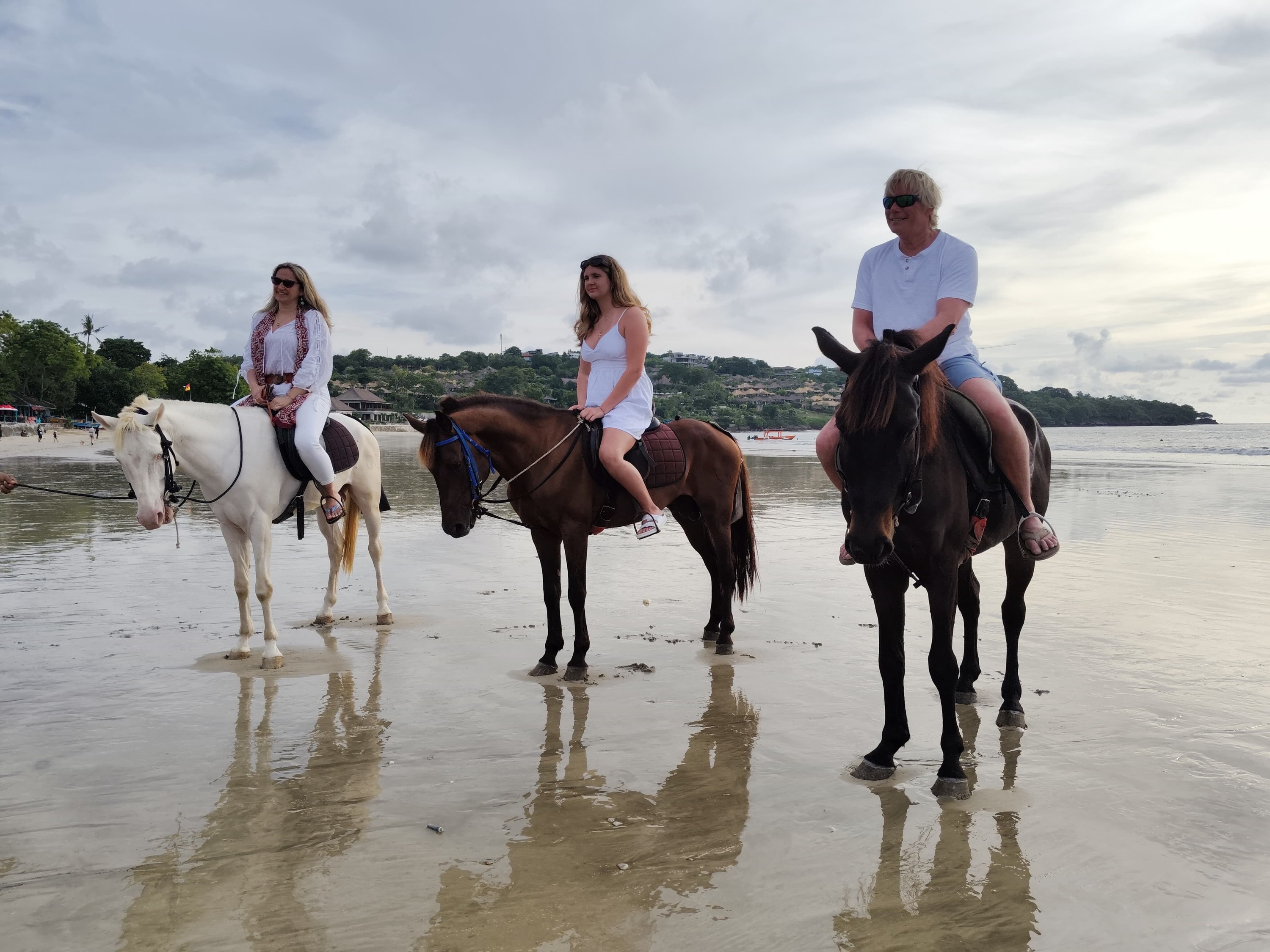 Jimbaran Beach Horse Riding with Optional Uluwatu Temple Tour 