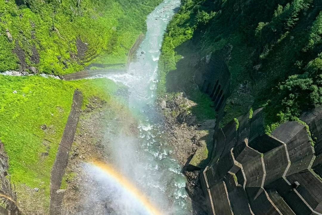 立山黑部阿爾卑斯山脈路線上高地2天1夜夏季之旅（名古屋出發）