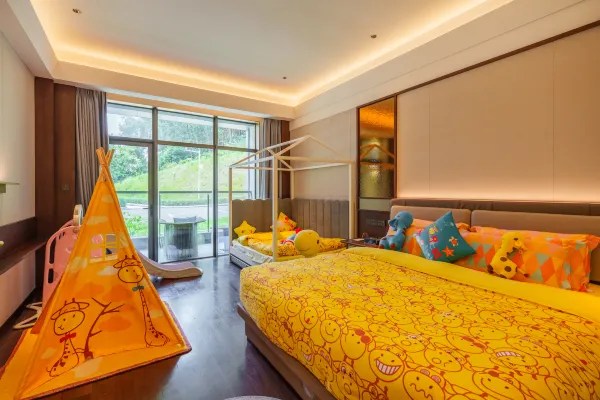 Hotel room interior environment display map