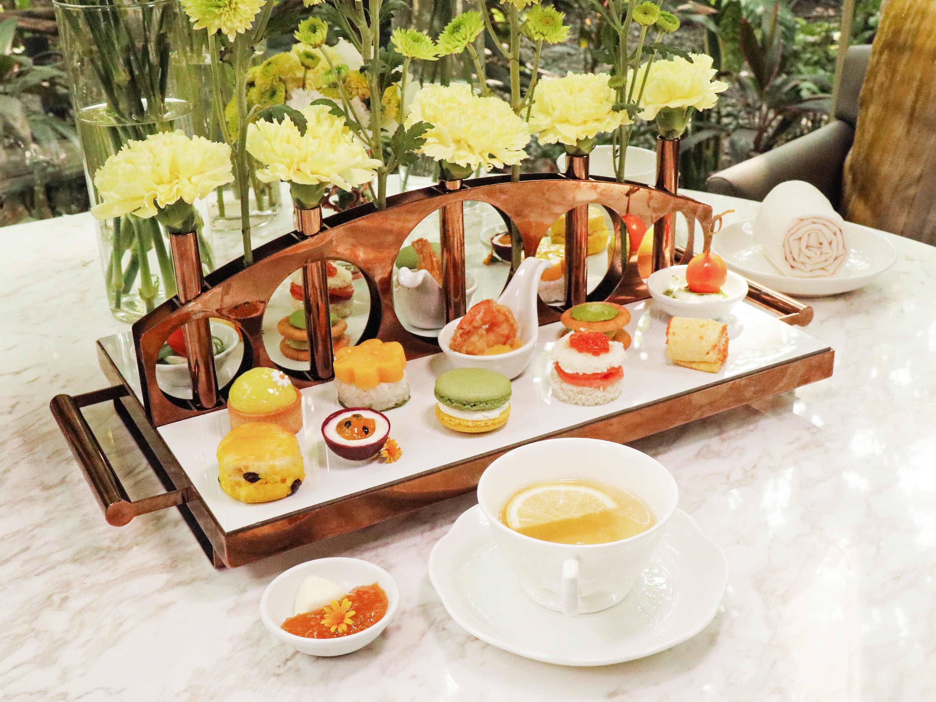 下午茶，曼谷素坤逸凱悅酒店 (Hyatt Regency Bangkok Sukhumvit) 大堂酒廊