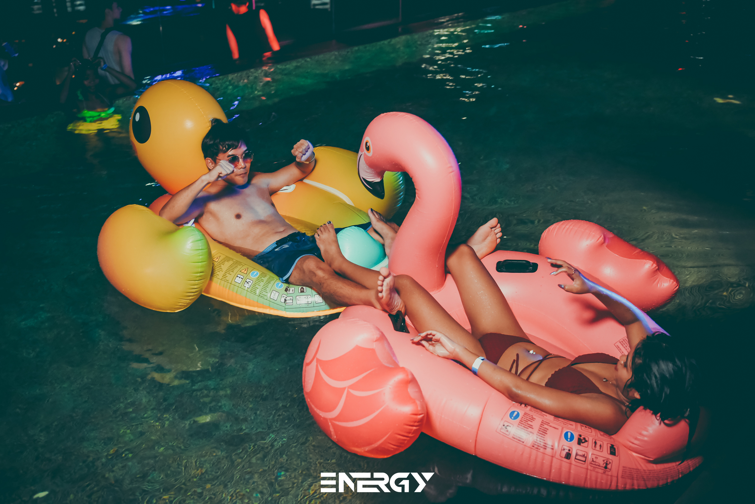曼谷ENERGY ROOFTOP泳池派對 - 曼谷素坤逸20巷諾富特酒店