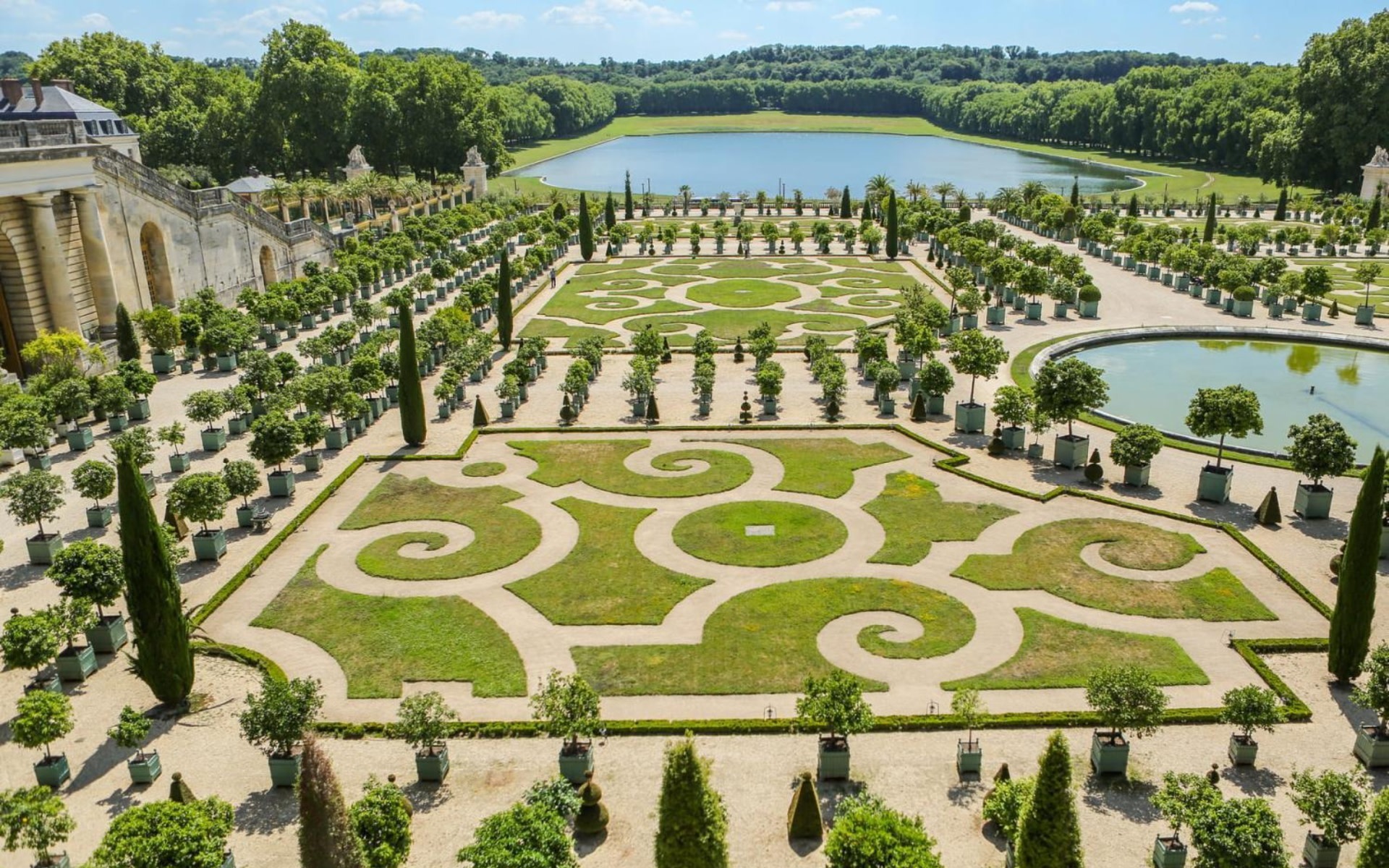 Versailles Palace Private Guided Tour with Lunch and Roundtrip Transfer