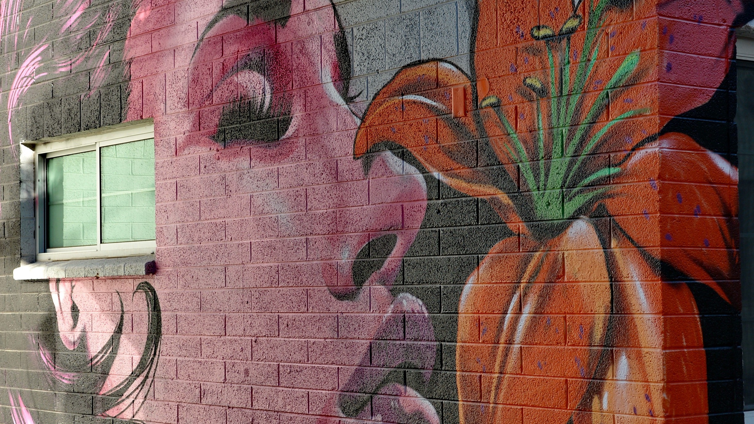 透過充滿活力的街頭藝術、文化和當地創意表達，探索拉斯維加斯市中心。