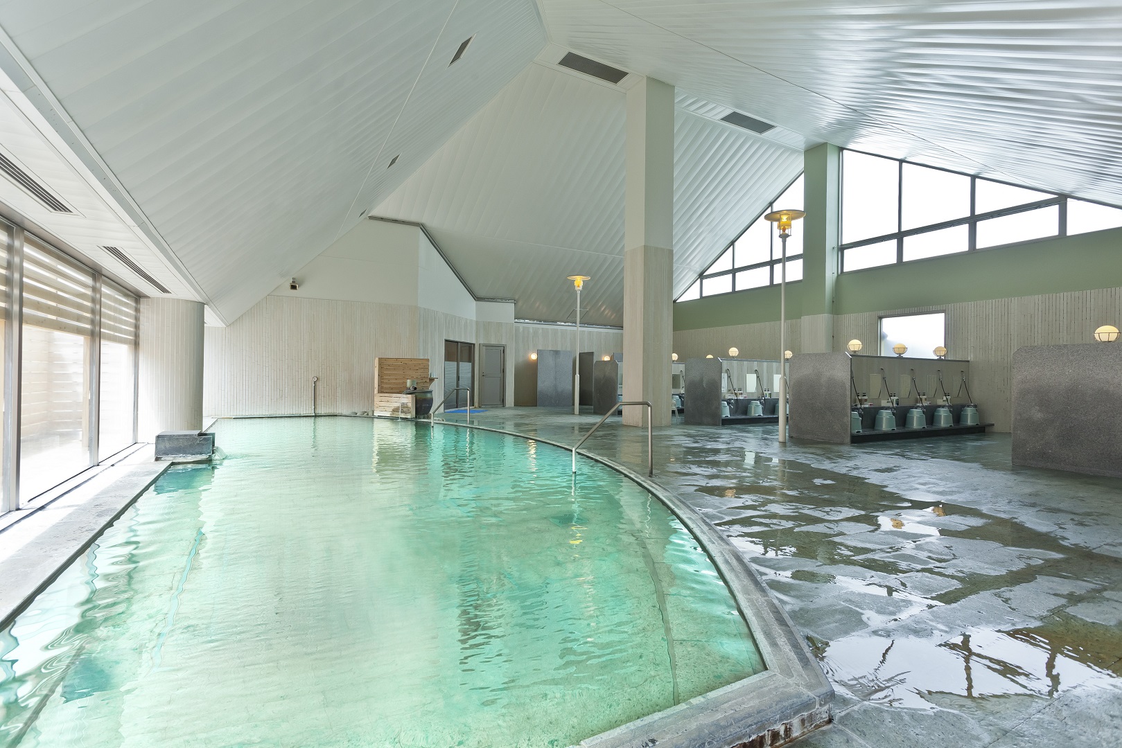 安比高原皇冠假日度假飯店(巴斯溫泉) 安比高原皇冠假日度假飯店(巴斯溫泉)