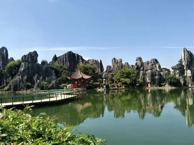 Kunming Private Guided Day Tour Stone Forest Jiuxiang
