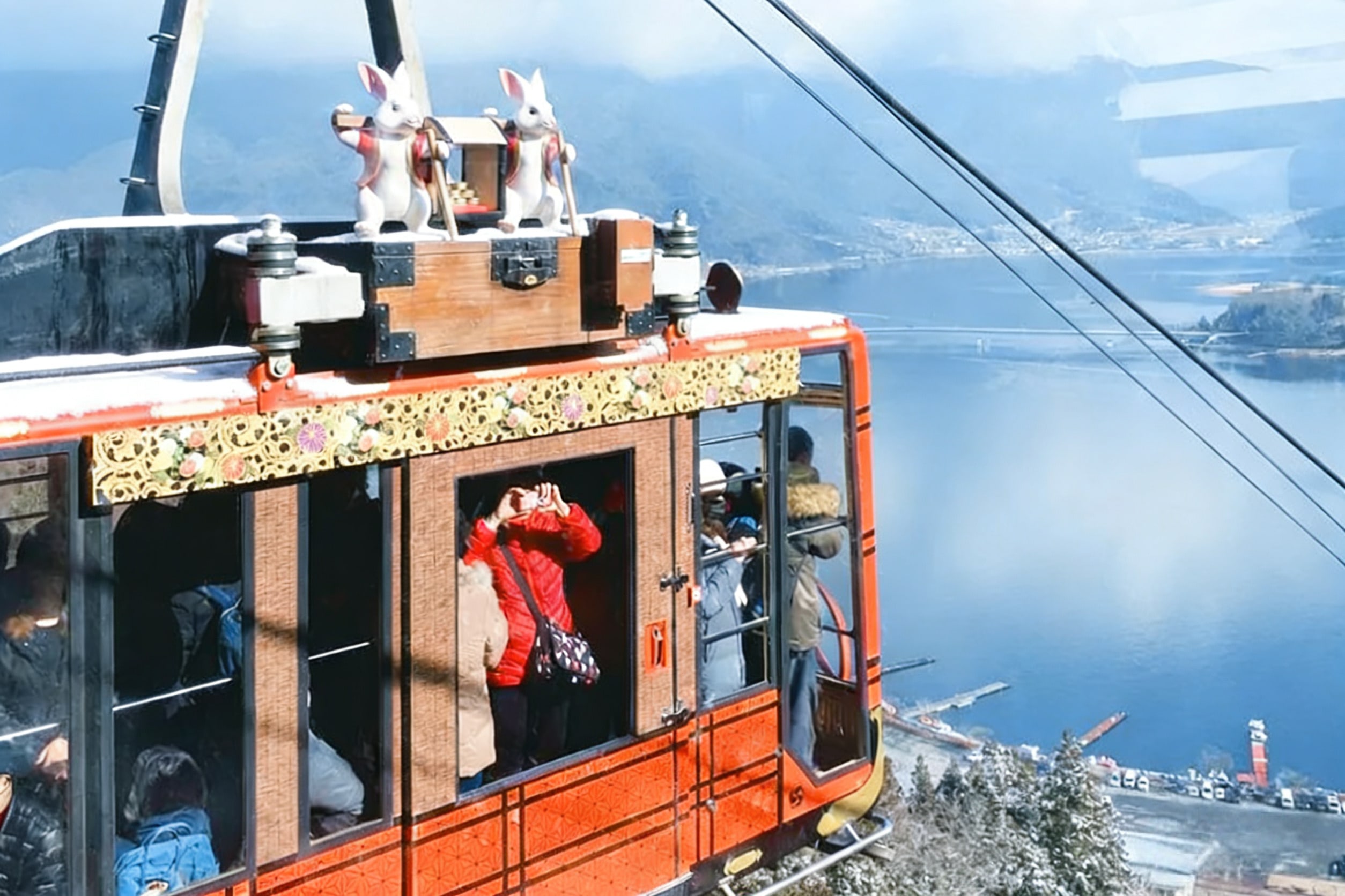 河口湖纜車/遊船 自選,河口湖纜車登頂俯瞰湖山相映美景,雙選適配不同觀景愛好。 河口湖纜車/遊船 自選,河口湖纜車登頂俯瞰湖山相映美景,雙選適配不同觀景愛好。