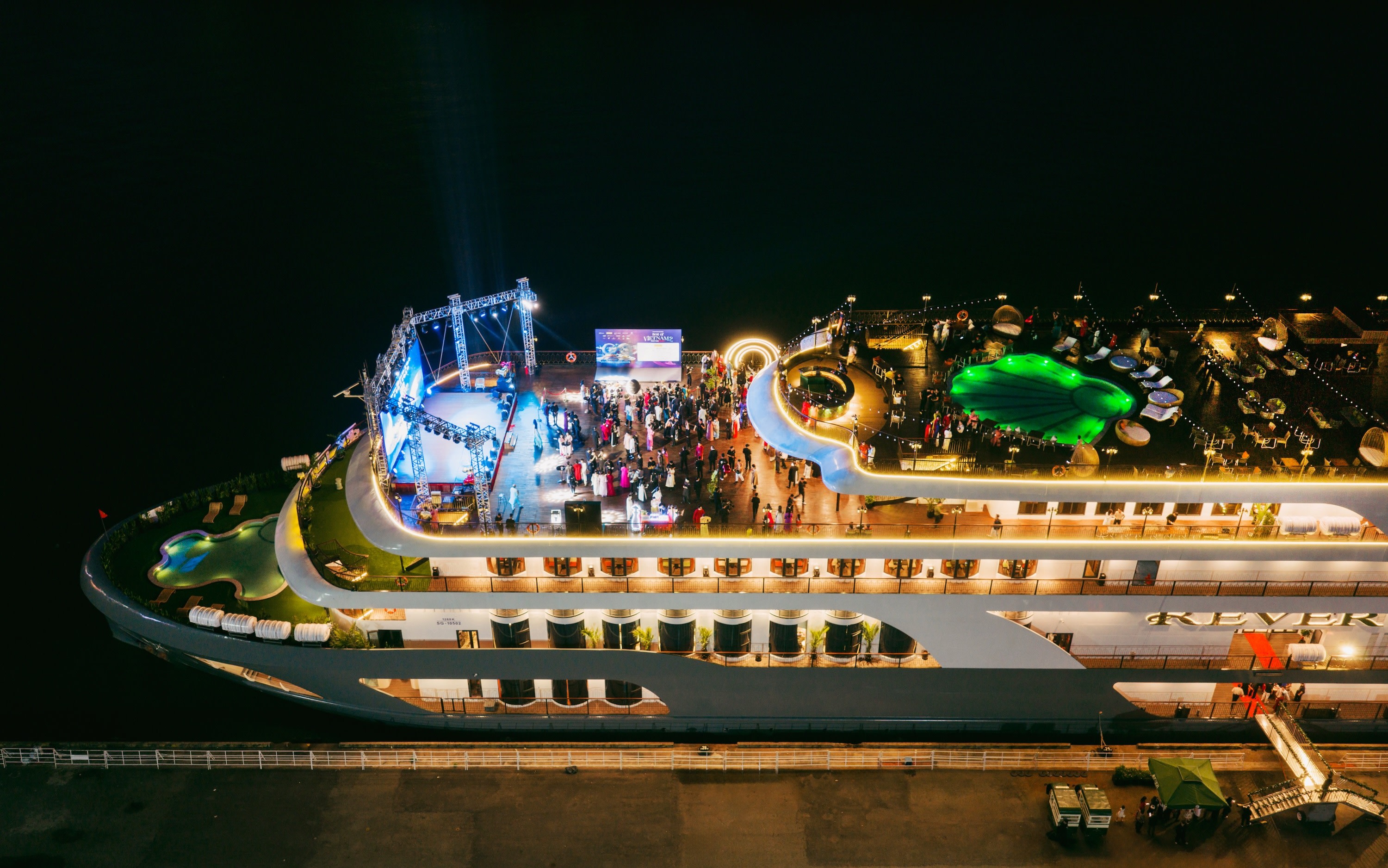 REVER Cruise: A Refined Dining Journey Along the Saigon River