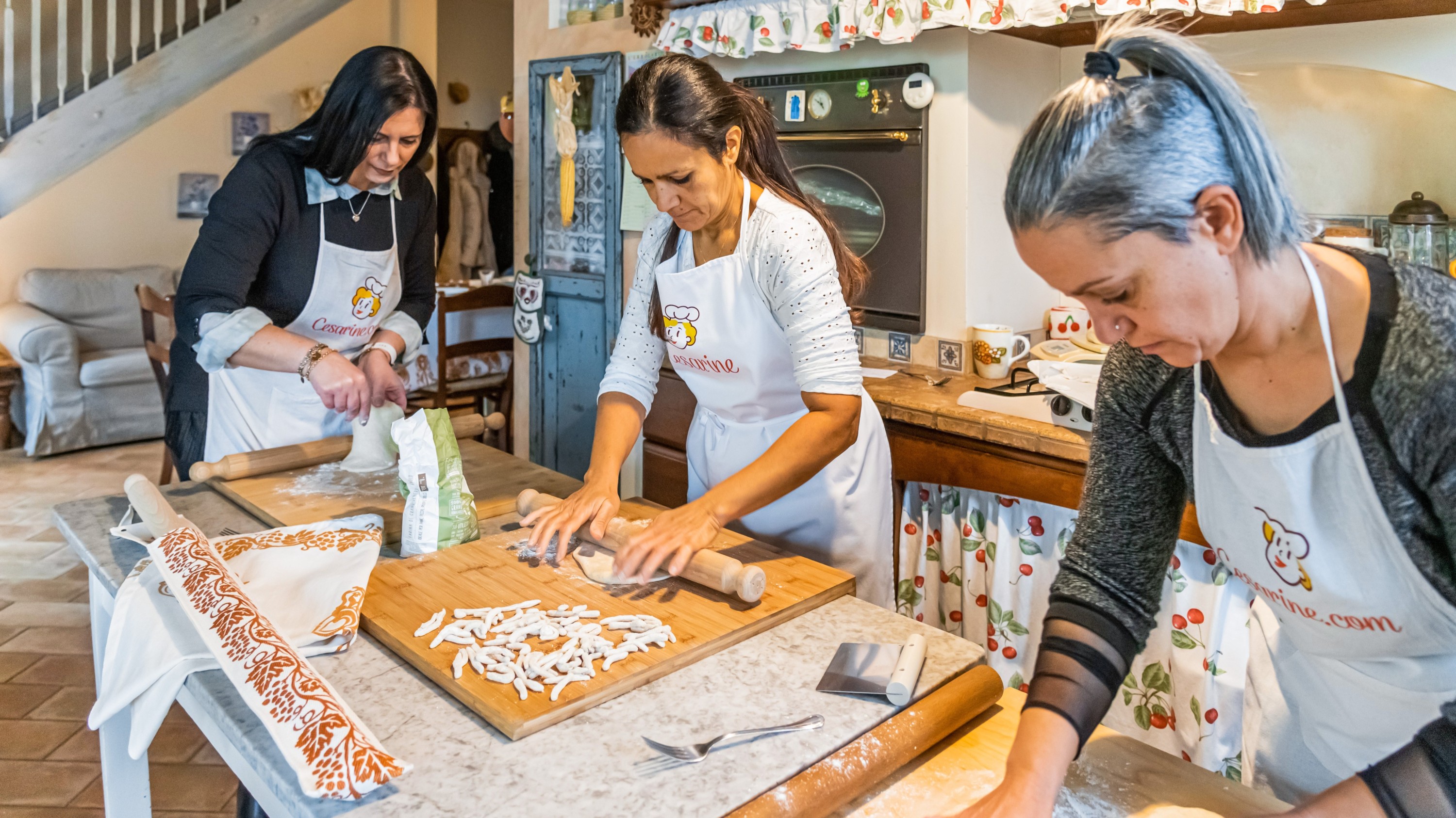 Pasta and tiramisu cooking class in La Spezia