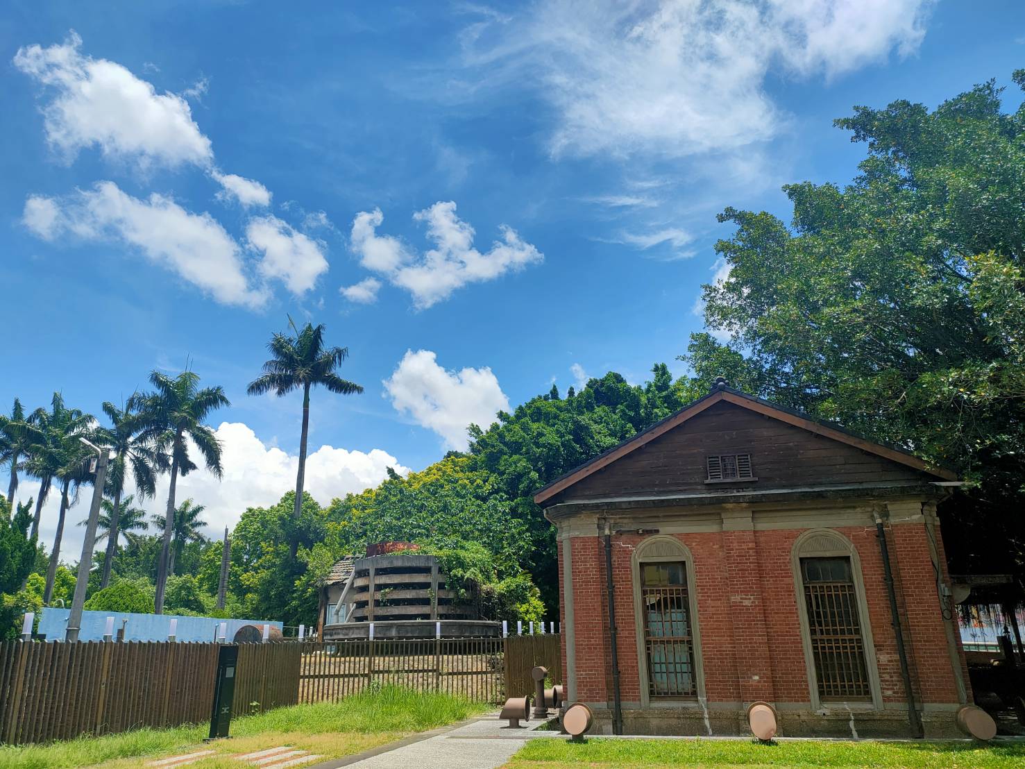 Puppet Theater & Beigang Old Street Charter Day Tour in Yunlin