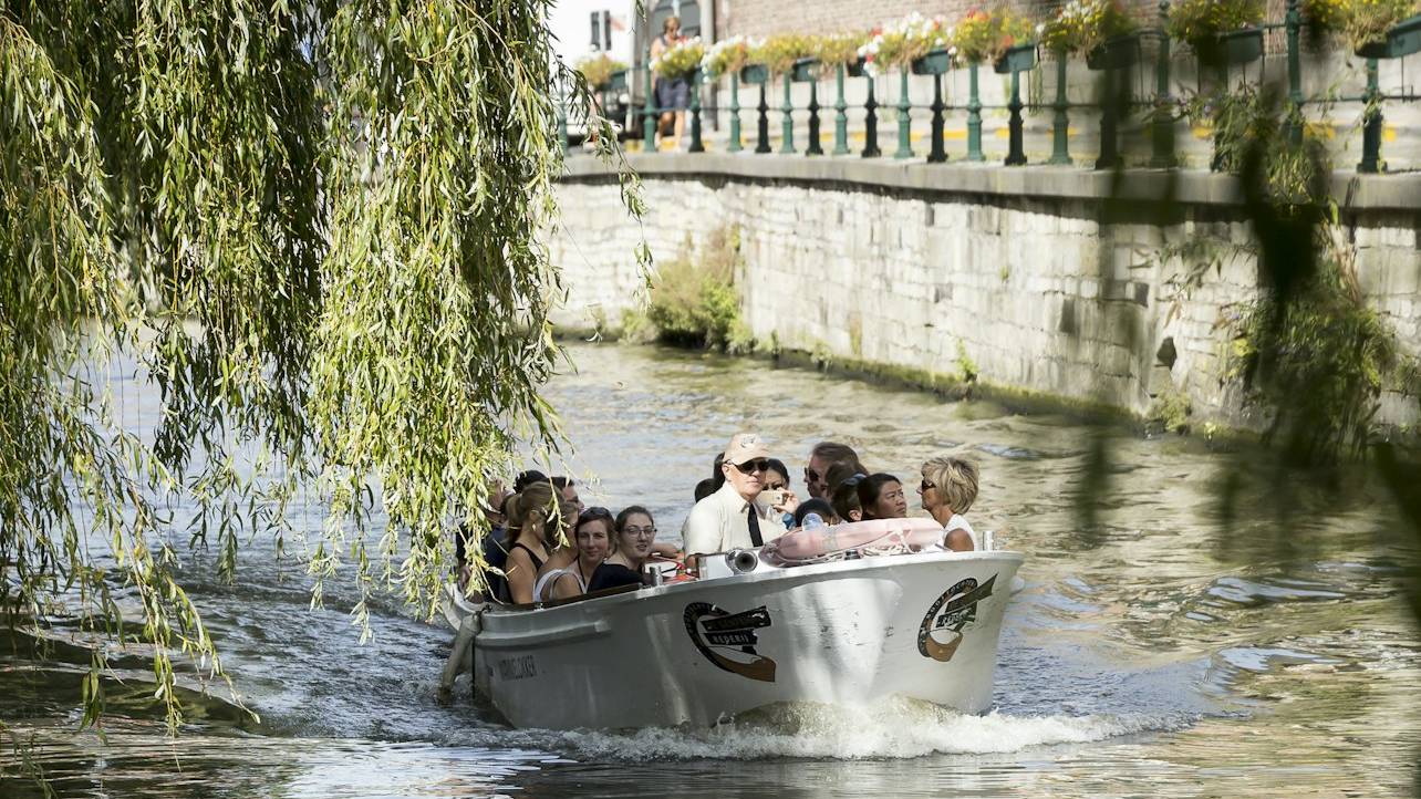 Explore Ghent’s rich history and landmarks all from the comfort of your boat
