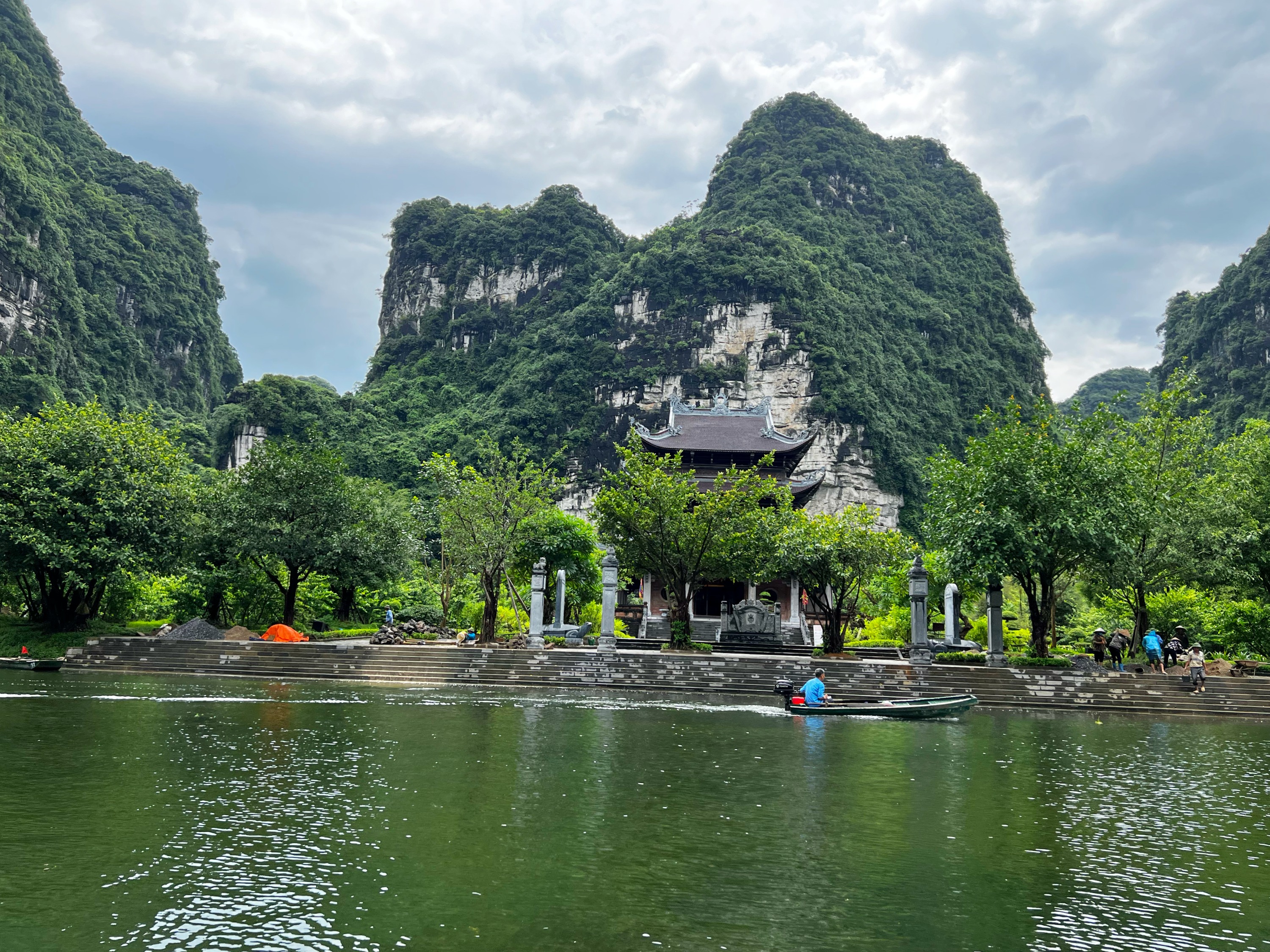 Ninh Binh Day Tour from Ha Noi: Hoa Lu, Bai Dinh, Trang An, Tam Coc