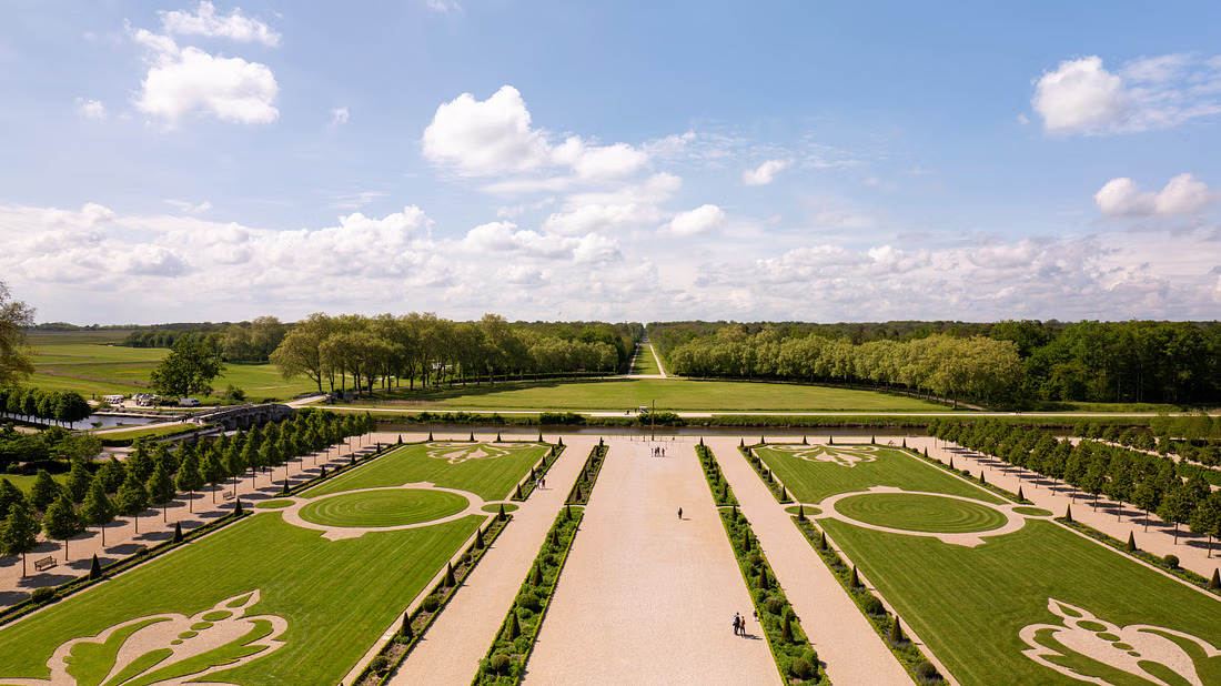 盧瓦爾河谷：Chambord Chateau de Villesavin 電動自行車探索之旅