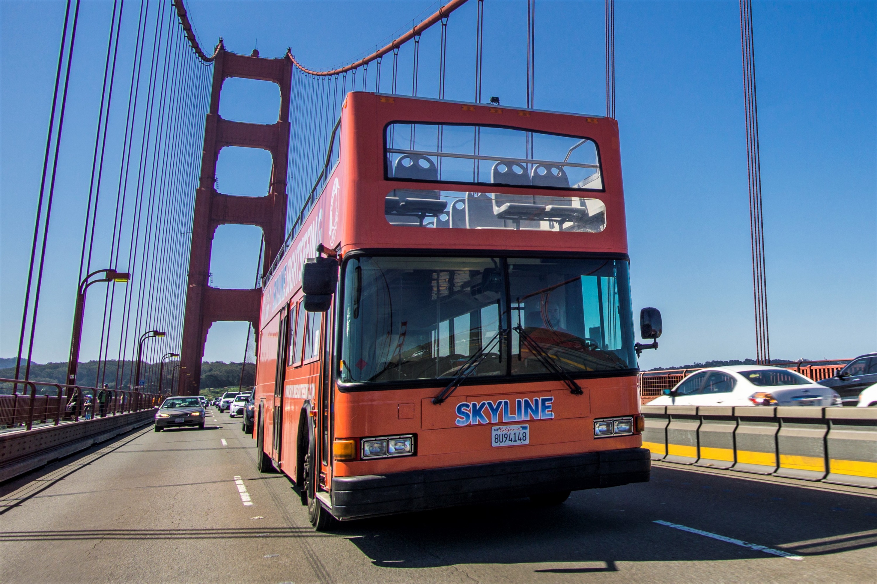 Listen to engaging audio commentary in multiple languages, providing rich insights into San Francisco's history