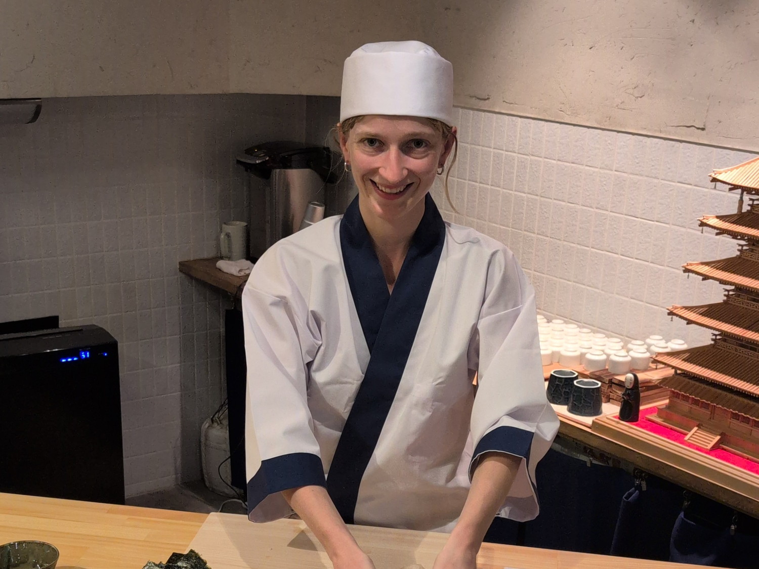 Enjoy sushi making experience near Mt. Fuji